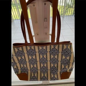 Stubbs & Wooten large Tapestry Tote Bag in Blue/beige design.